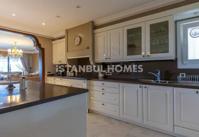 Duplex Apartment in a Seaside Complex in Maltepe with Pool 16