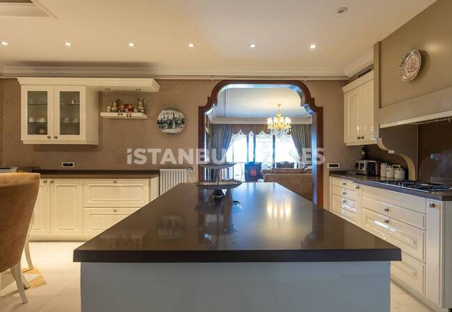 Duplex Apartment in a Seaside Complex in Maltepe with Pool 17