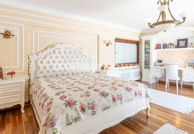 Duplex Apartment in a Seaside Complex in Maltepe with Pool 22