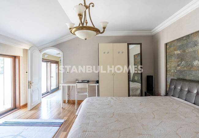 Duplex Apartment in a Seaside Complex in Maltepe with Pool 24