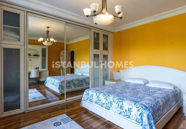 Duplex Apartment in a Seaside Complex in Maltepe with Pool 25