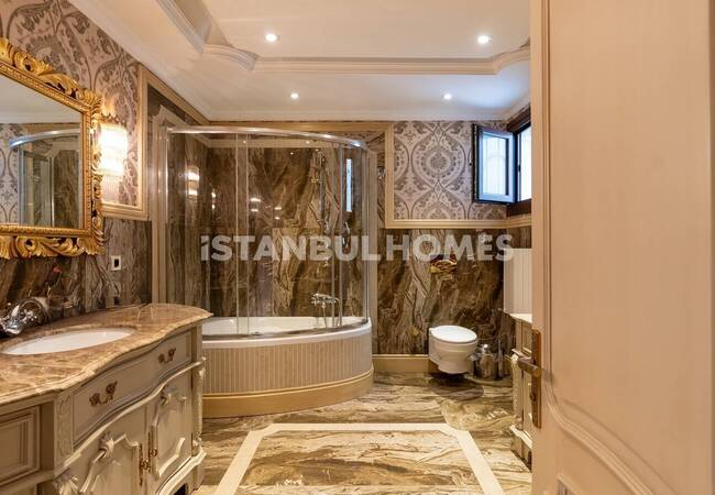 Duplex Apartment in a Seaside Complex in Maltepe with Pool 27