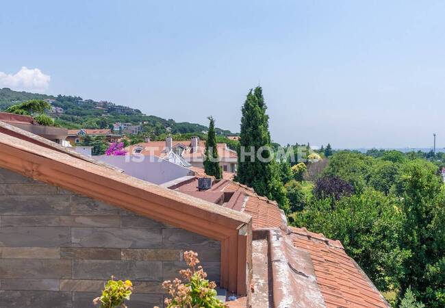 Duplex Apartment in a Seaside Complex in Maltepe with Pool 36