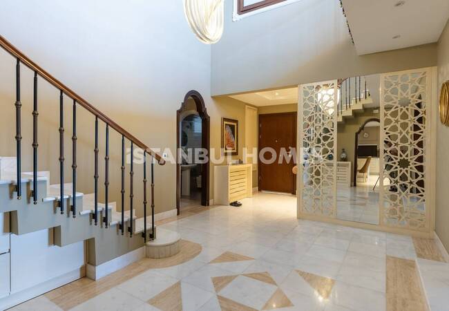 Duplex Apartment in a Seaside Complex in Maltepe with Pool 40