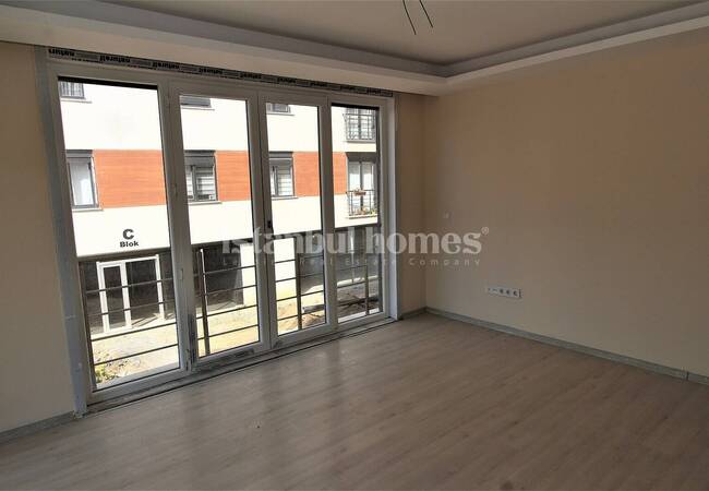 Apartment in a Complex Near the Marmaray in Istanbul Tuzla 10