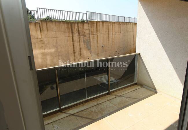 Apartment in a Complex Near the Marmaray in Istanbul Tuzla 22