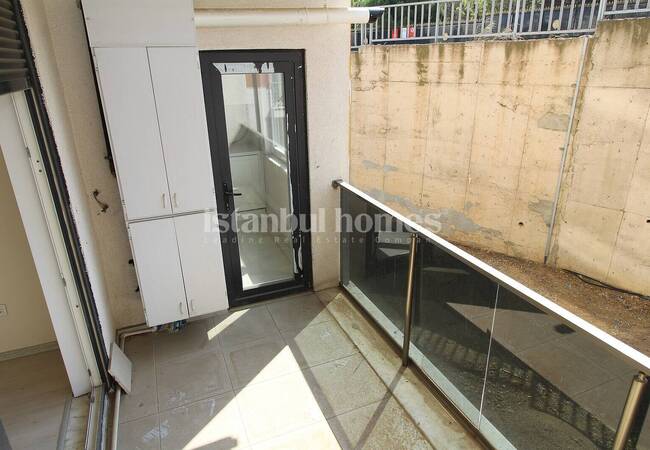 Apartment in a Complex Near the Marmaray in Istanbul Tuzla 23