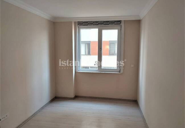 Apartment in a Complex Near the Marmaray in Istanbul Tuzla 18