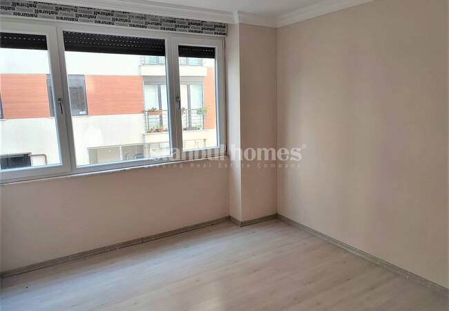 Apartment in a Complex Near the Marmaray in Istanbul Tuzla 15