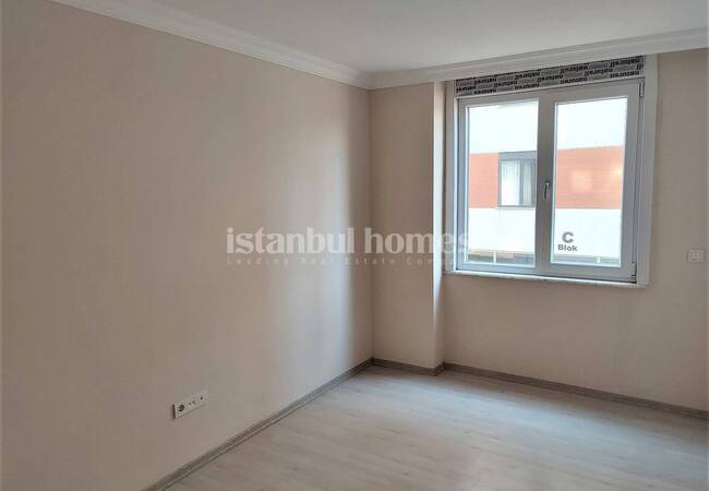 Apartment in a Complex Near the Marmaray in Istanbul Tuzla 17
