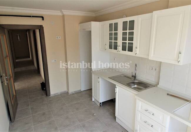 Apartment in a Complex Near the Marmaray in Istanbul Tuzla 14