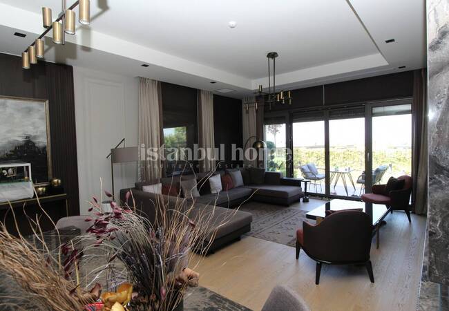 Büyükçekmece'de Göle Yakın Geniş Bahçeli 4+1 Müstakil Villa 11