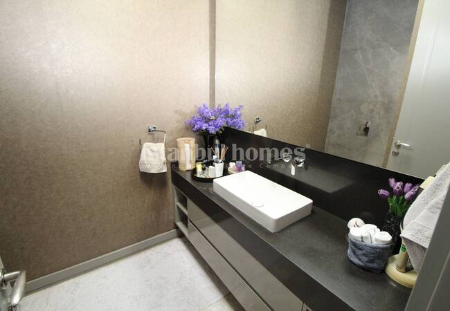 Büyükçekmece'de Göle Yakın Geniş Bahçeli 4+1 Müstakil Villa 18