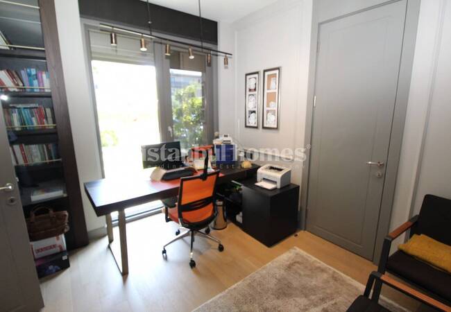 Büyükçekmece'de Göle Yakın Geniş Bahçeli 4+1 Müstakil Villa 32