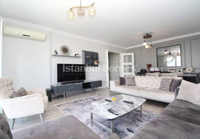 Apartment in a Complex with Swimming Pools in Kucukcekmece 12