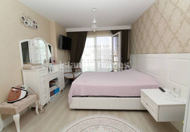 Apartment in a Complex with Swimming Pools in Kucukcekmece 15