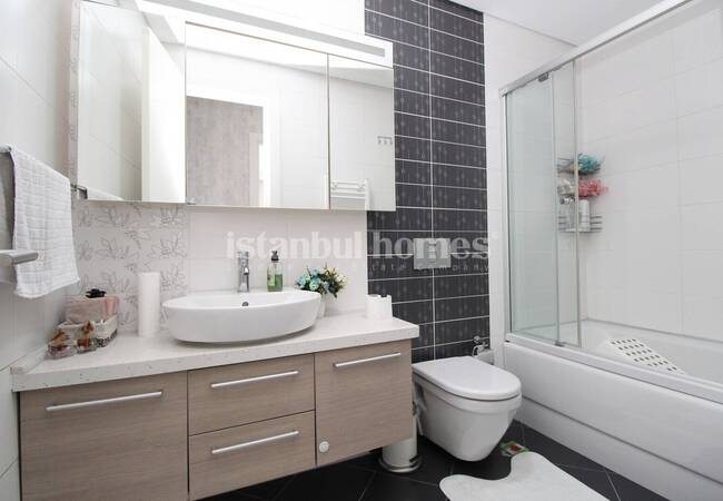 Apartment in a Complex with Swimming Pools in Kucukcekmece 21