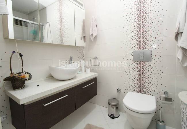 Apartment in a Complex with Swimming Pools in Kucukcekmece 22