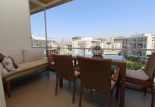 Apartment in a Complex with Swimming Pools in Kucukcekmece 26