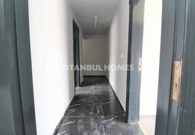 Beyoğlu'nda Asansörlü Binada Geniş Teraslı Bakımlı Daire 17