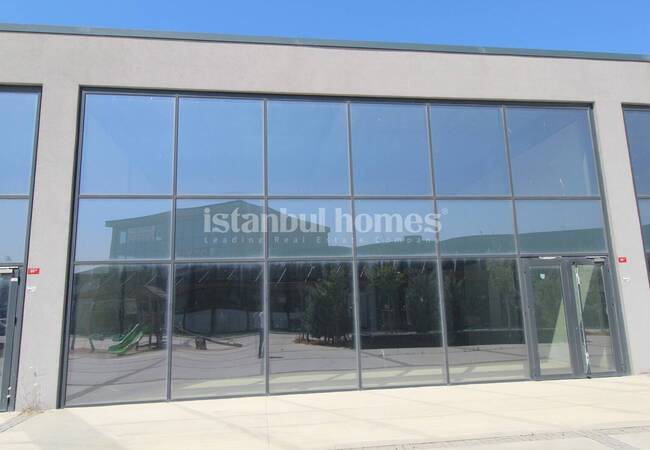 Shops in Open-air Shopping Center in Istanbul Buyukcekmece 13