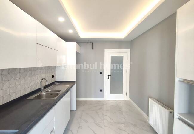 Элитные квартиры в комплексе в Стамбуле Пендик 12