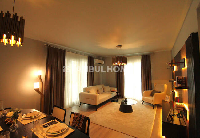 Недвижимость с видом на озеро рядом с главной дорогой в Стамбуле 7