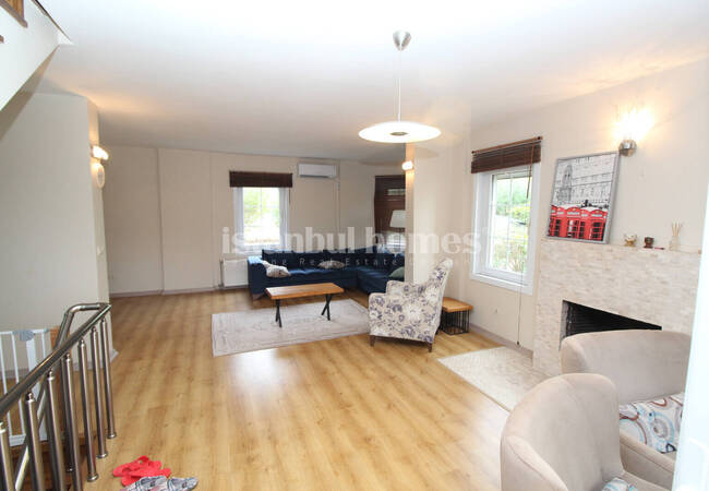 İstanbul Büyükçekmece'de Bahçeli ve 4 Yatak Odalı Tripleks Villa 20