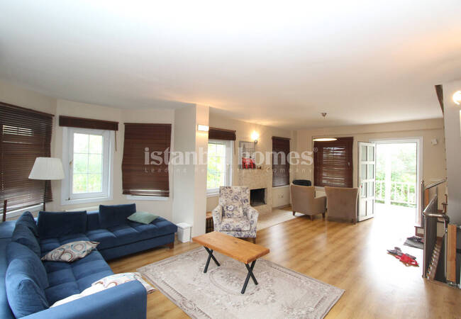 İstanbul Büyükçekmece'de Bahçeli ve 4 Yatak Odalı Tripleks Villa 16