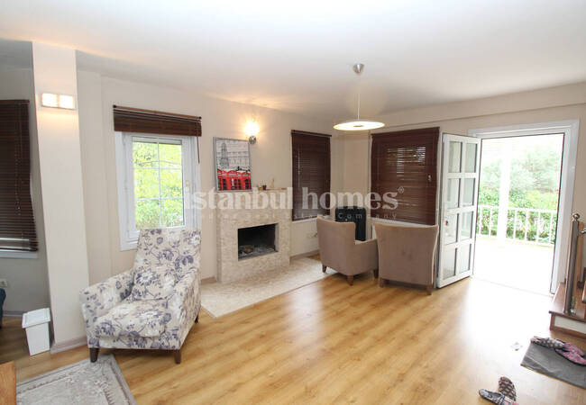 İstanbul Büyükçekmece'de Bahçeli ve 4 Yatak Odalı Tripleks Villa 19