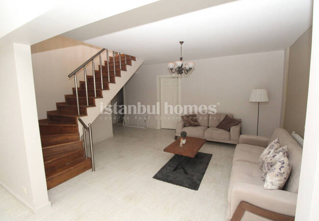 İstanbul Büyükçekmece'de Bahçeli ve 4 Yatak Odalı Tripleks Villa 41