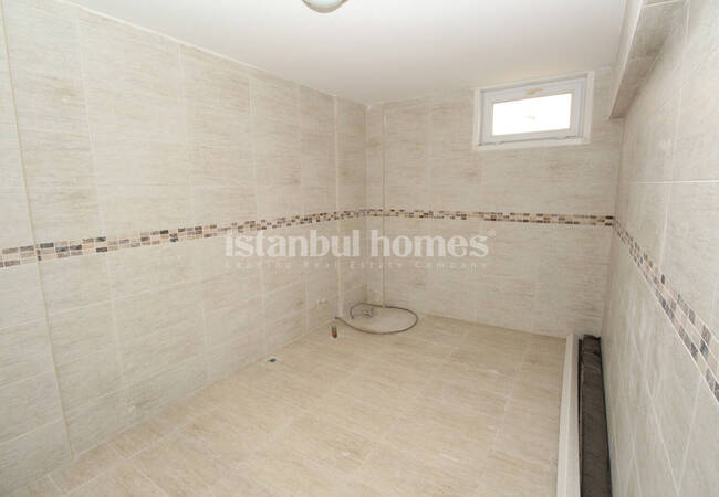 İstanbul Büyükçekmece'de Bahçeli ve 4 Yatak Odalı Tripleks Villa 36