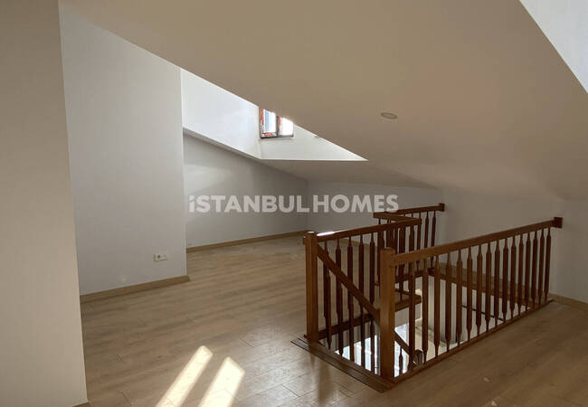 Penthouse with High Rental Income Potential in Istanbul Kadikoy 5