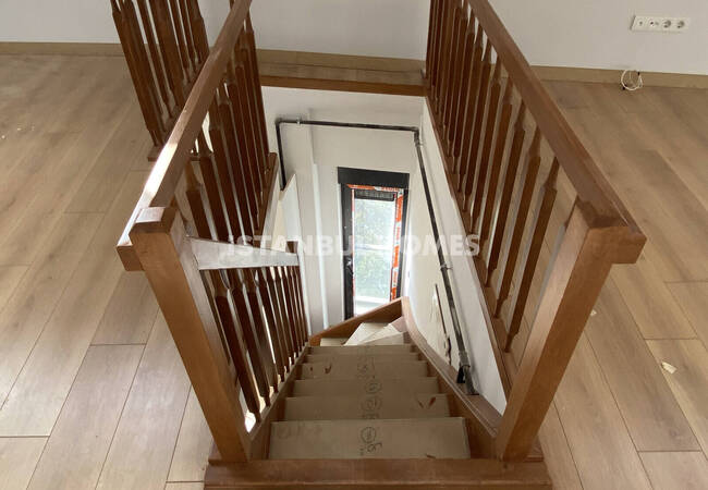 Penthouse with High Rental Income Potential in Istanbul Kadikoy 14
