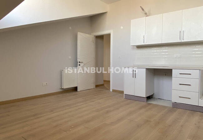 Penthouse with High Rental Income Potential in Istanbul Kadikoy 8