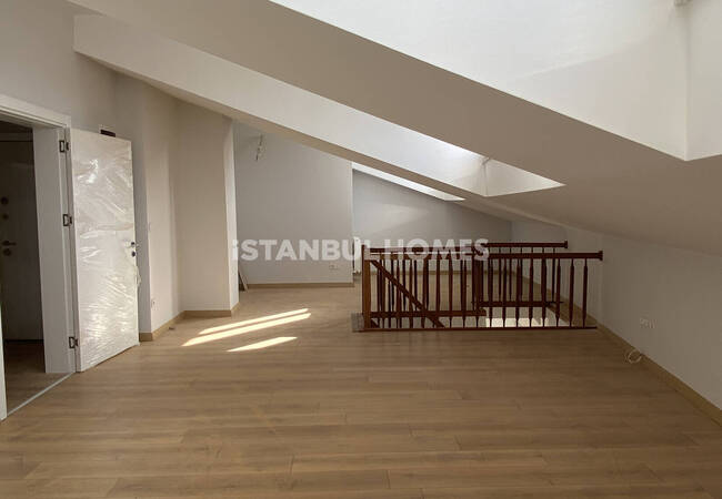 Penthouse with High Rental Income Potential in Istanbul Kadikoy 3