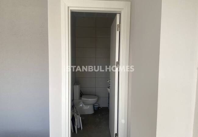 卡德柯伊黄金地段的商业地产 15