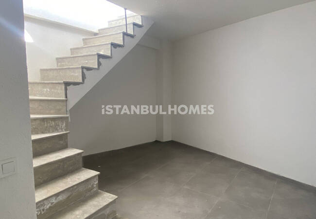 卡德柯伊黄金地段的商业地产 12