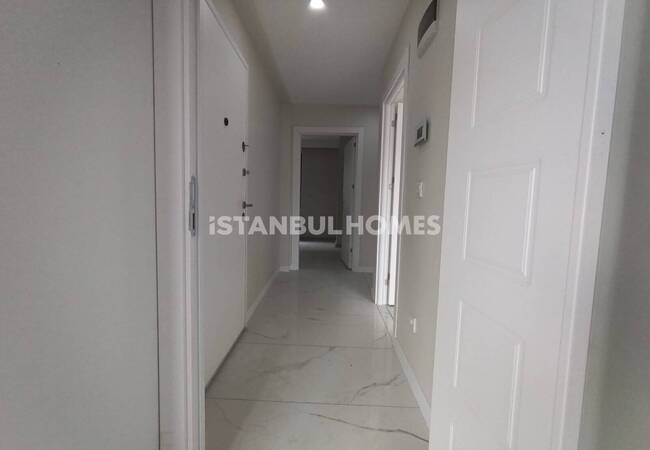 Middle Floor Ready to Move Flat in İstanbul Beyoğlu 10