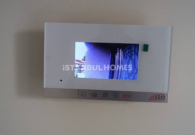 Middle Floor Ready to Move Flat in İstanbul Beyoğlu 13