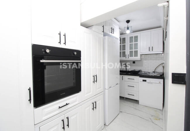 İstanbul Beyoğlu'nda Galata Kulesi Manzaralı Eşyalı Daire 8
