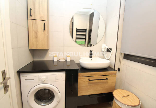 İstanbul Beyoğlu'nda Galata Kulesi Manzaralı Eşyalı Daire 16