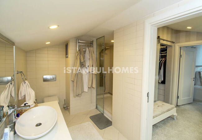Duplex Flat with 3 Bedrooms in Istanbul Bahcelievler 29