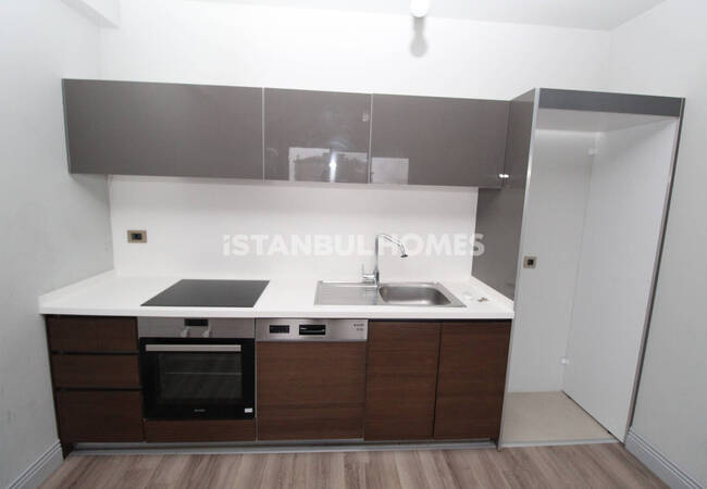 1-bedroom Apartment in Project with Shopping Center in Buyukcekmece 3