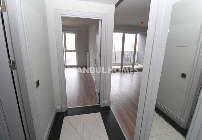 1-bedroom Apartment in Project with Shopping Center in Buyukcekmece 12