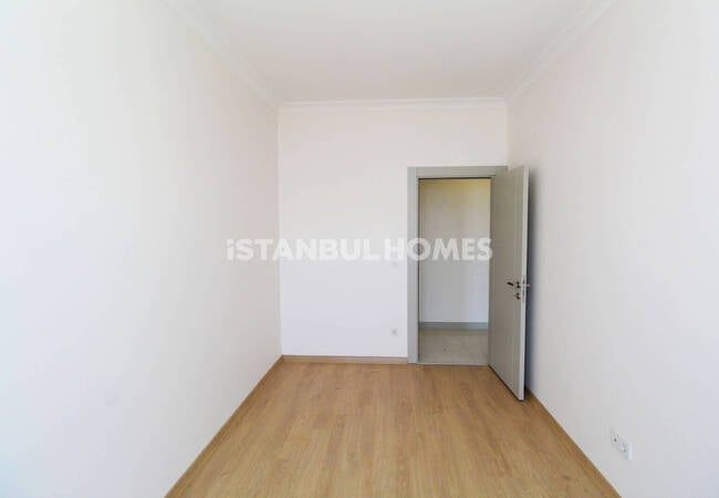 Appartements Prêts Dans Un Complexe Près De La Route À Istanbul 17