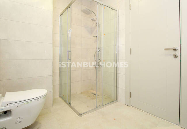 Appartements Prêts Dans Un Complexe Près De La Route À Istanbul 23