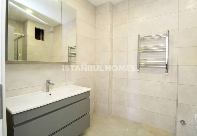 Appartements Prêts Dans Un Complexe Près De La Route À Istanbul 24