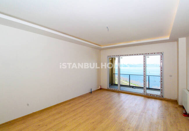 Appartements Prêts Dans Un Complexe Près De La Route À Istanbul 8
