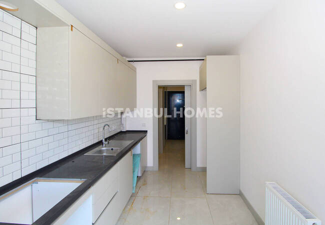 Appartements Prêts Dans Un Complexe Près De La Route À Istanbul 14